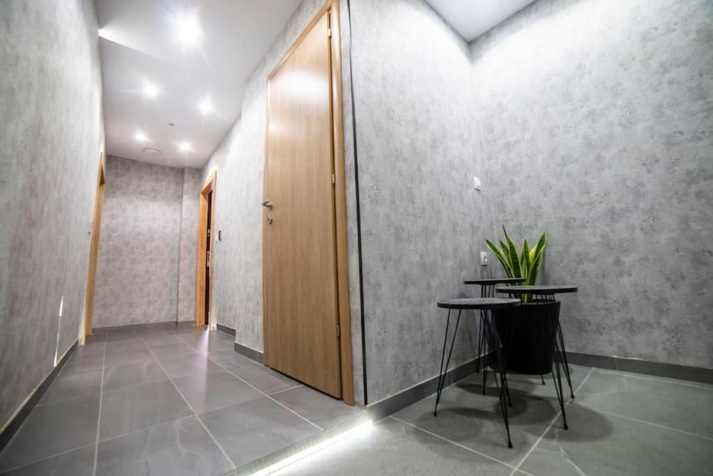 Apartment Coloris Rubrum