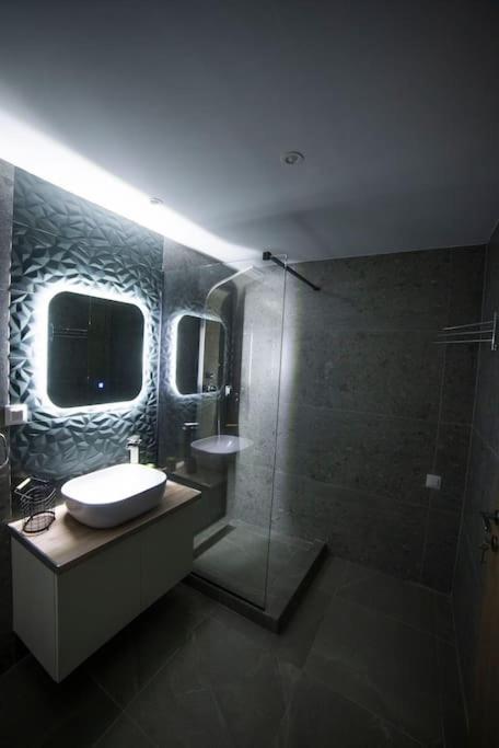 Apartment Coloris Rubrum *