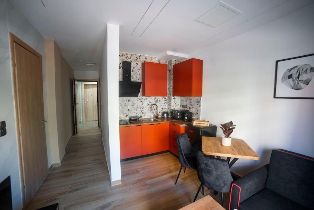 Apartment Coloris Rubrum
